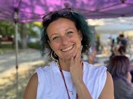 Ana Candida Carneiro headshot